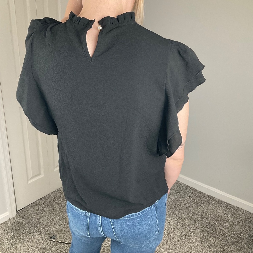 Short Sleeve Blouse - Picture 2 of 4